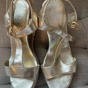 Elegant Gold Women's Sandals